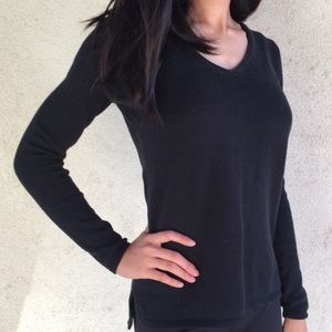 Old Navy Classic V-Neck Black or Yellow